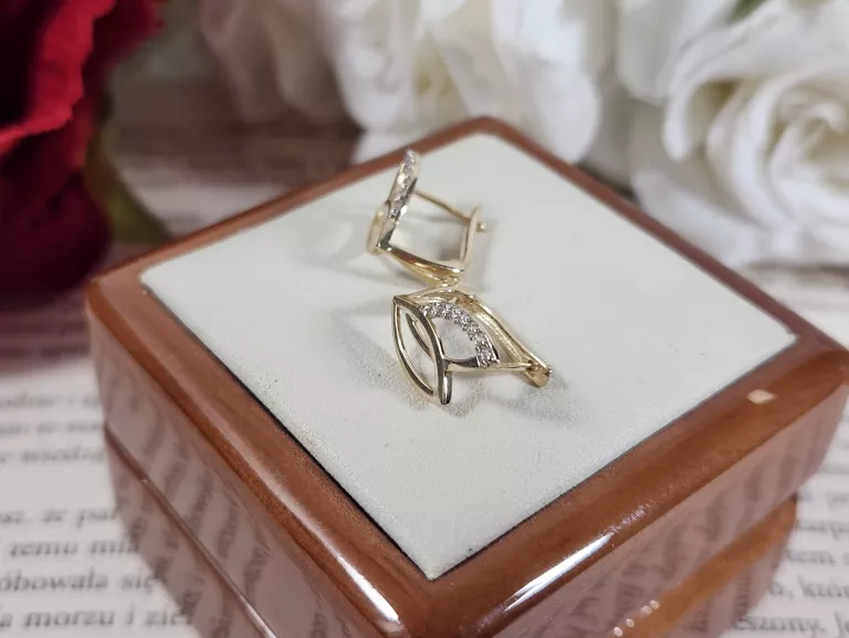 ELEGANCKIE ZŁOTE KOLCZYKI 1,87G 585