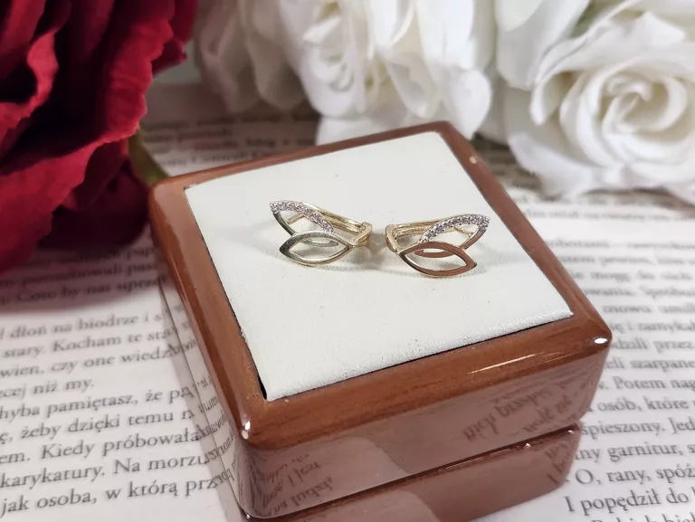 ELEGANCKIE ZŁOTE KOLCZYKI 1,87G 585