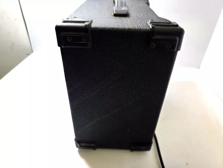 WZMACNIACZ GITAROWY 30W SOUNDKING AK30A