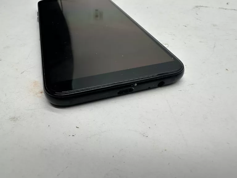 SAMSUNG A6  3/32GB 16 MP 3000MAH DS 5,6"