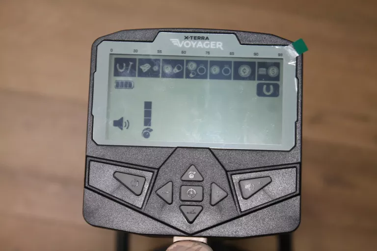 WYKRYWACZ METALI DETEKTOR METALU MINELAB X-TERRA VOYAGER TACTICAL