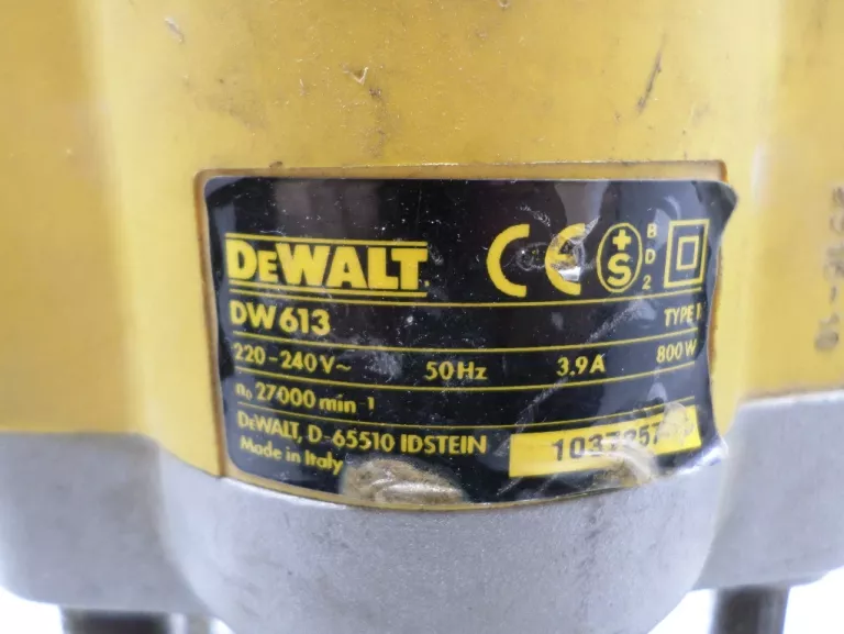 FREZARKA DEWALT DW 613