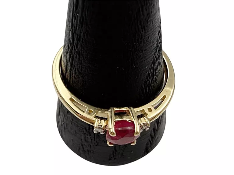 ZŁOTY PIERŚCIONEK Z RUBINEM W 1,99 G PR 585 ROZM. 19 + CERTYFIKAT