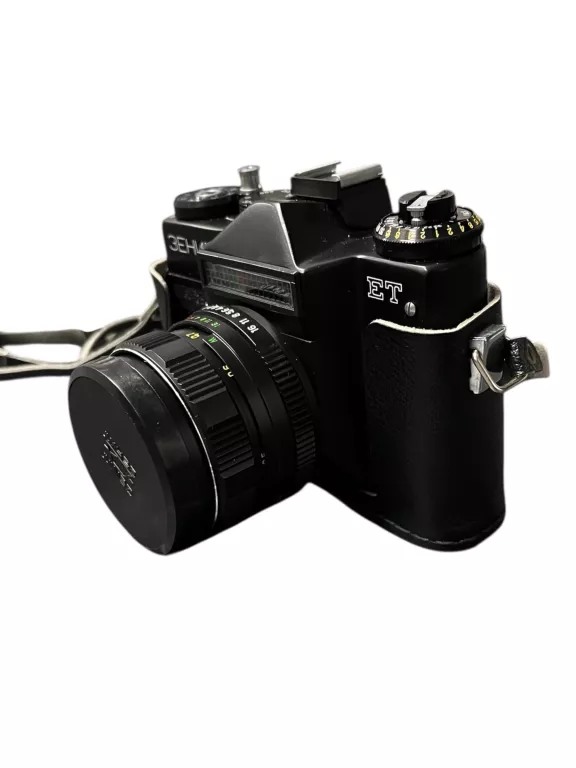 APARAT ANALOGOWY ZENIT ET Z OBIEKTYWEM HELIOS 44-M, FUTERAŁ