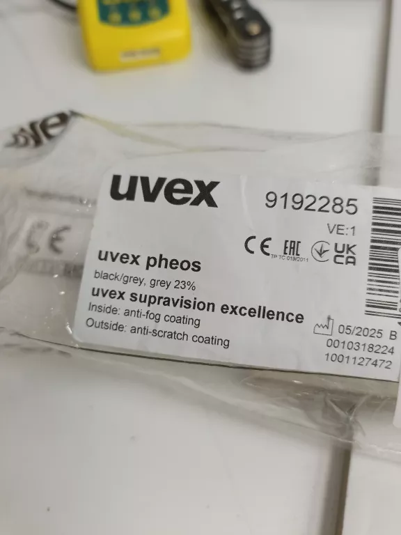 OKULARY PRZECIWODPRYSKOWE UVEX PHEOS