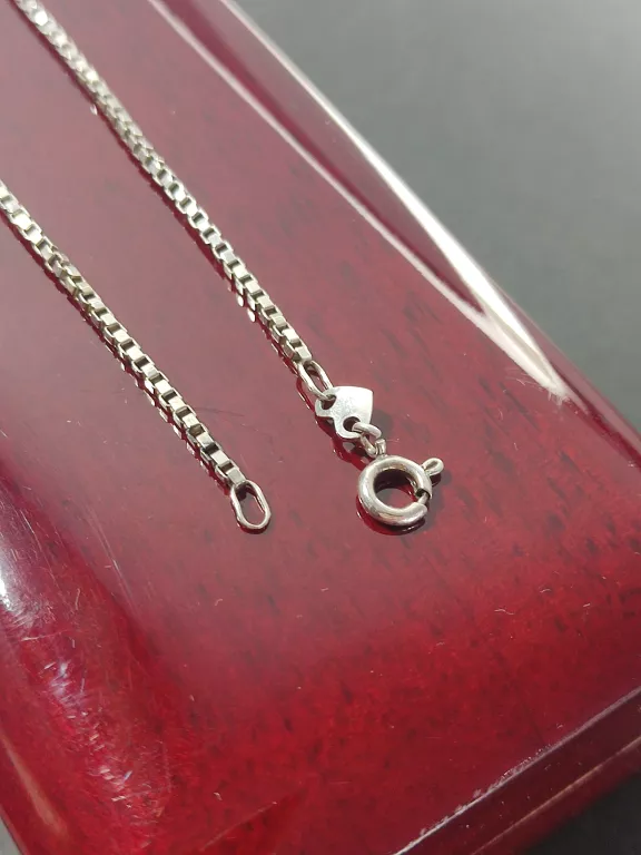 SREBRO - WYRÓB JUBILERSKI UŻYWANY  ŁAŃCUSZEK 5,68 G 925