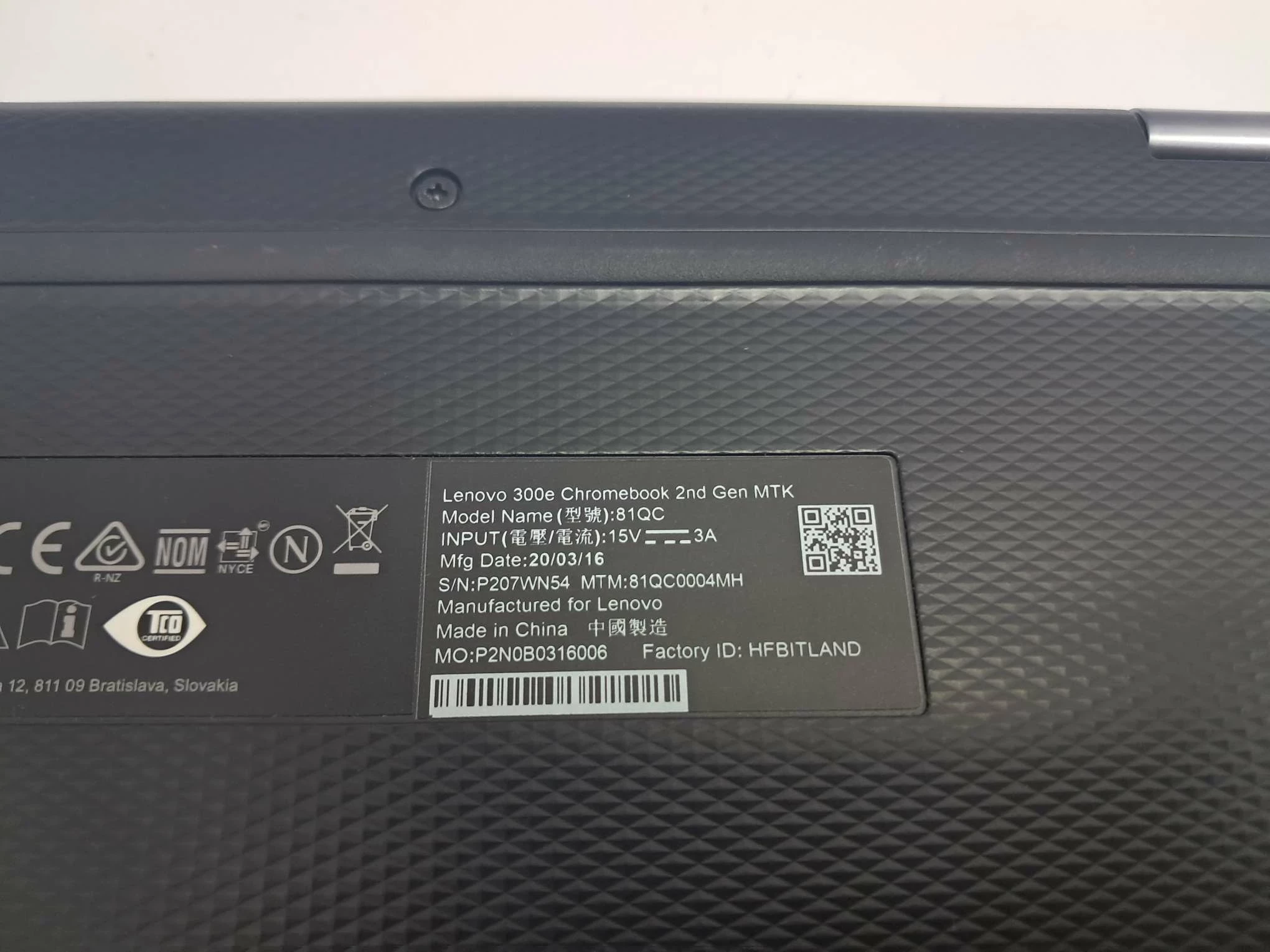 laptop-notebook-lenovo-300e-chromebook-lad-przekatna-ekranu-1160