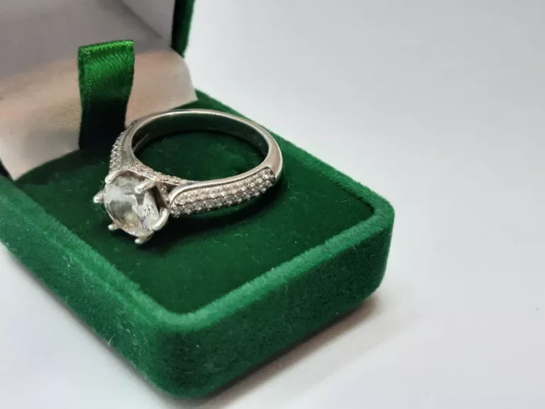 SREBRO - WYRÓB JUBILERSKI UŻYWANY 925 PIERŚCIONEK 4,76