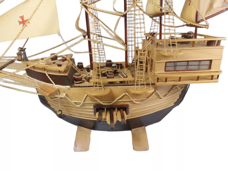 DREWNIANY MODEL KOLEKCJONERSKI STATEK