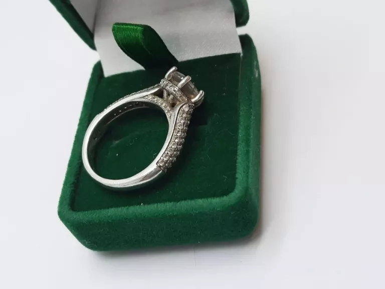 SREBRO - WYRÓB JUBILERSKI UŻYWANY 925 PIERŚCIONEK 4,76