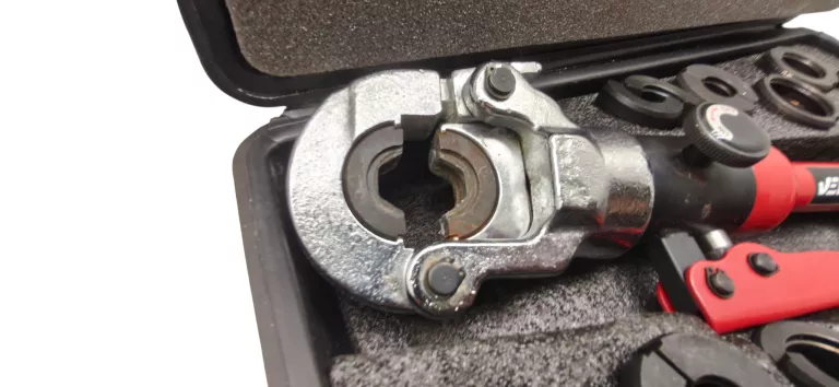 zaciskarka-do-rur-pex-praska-hydrauliczna-16-32mm-maksymalna-srednica-szczek-3200