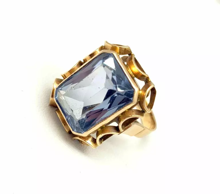 ZŁOTY PIERŚCIONEK Z BŁĘKNITNYM SZKIEŁKIEM 585 W: 7,07G R. 18