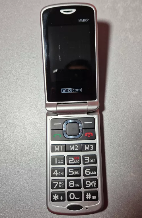 TELEFON MAXCOM MM831