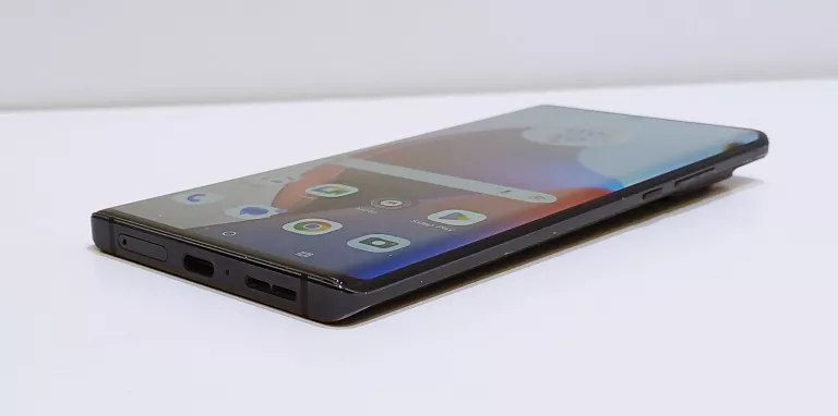 telefon-motorola-edge-30-ultra-12256gb-2sim-kod-producenta-paur0005pl