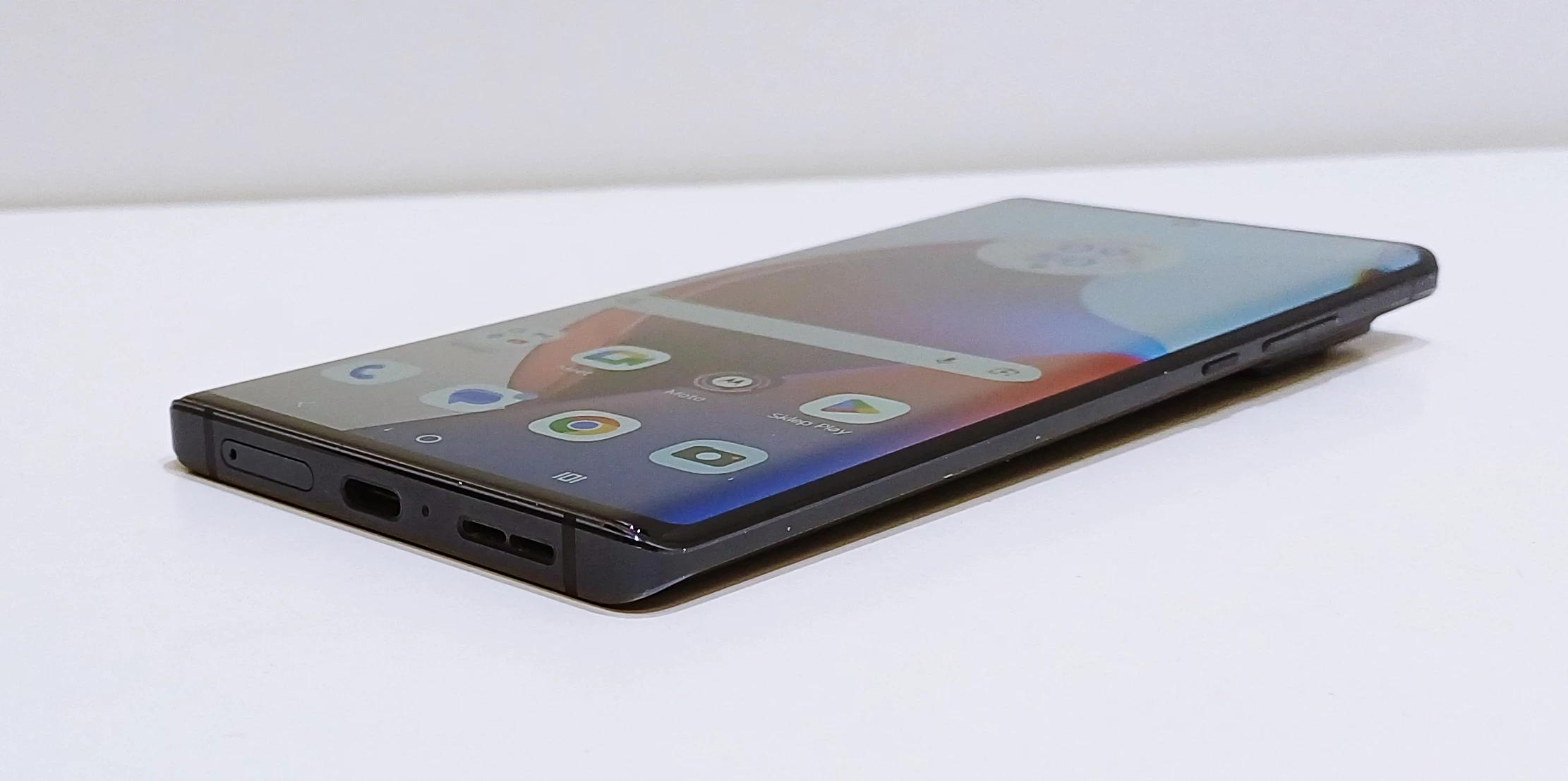 telefon-motorola-edge-30-ultra-12256gb-2sim-kod-producenta-paur0005pl