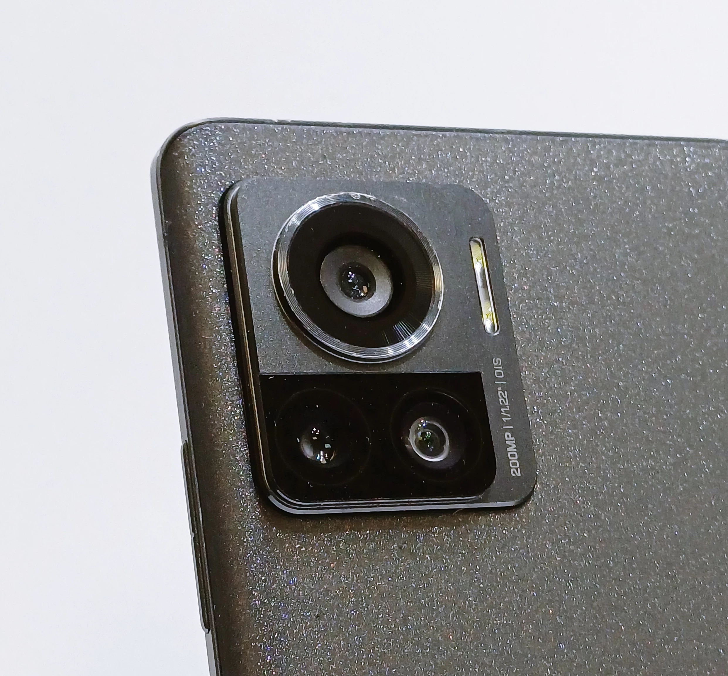 telefon-motorola-edge-30-ultra-12256gb-2sim-system-operacyjny-4388-1