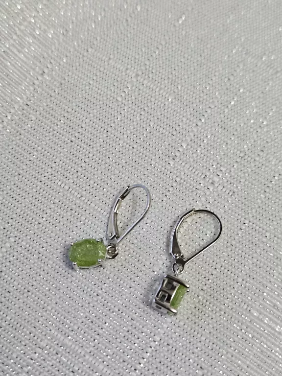 SREBRNE KOLCZYKI ZIELONE OCZKA 2,78 G 925