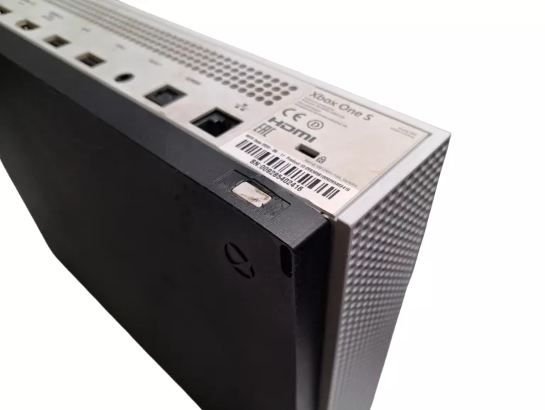 konsola-xbox-one-s-1tb-model-1681-waga-produktu-200