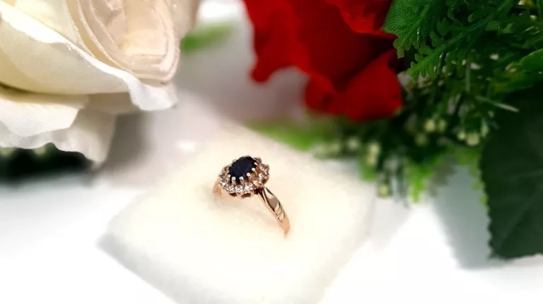 PIĘKNY ZŁOTY PIERŚCIONEK R.18  3,23 G 585