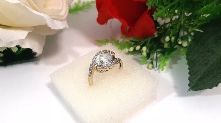 PIĘKNY ZŁOTY PIERŚCIONEK R..20 4,01G 585