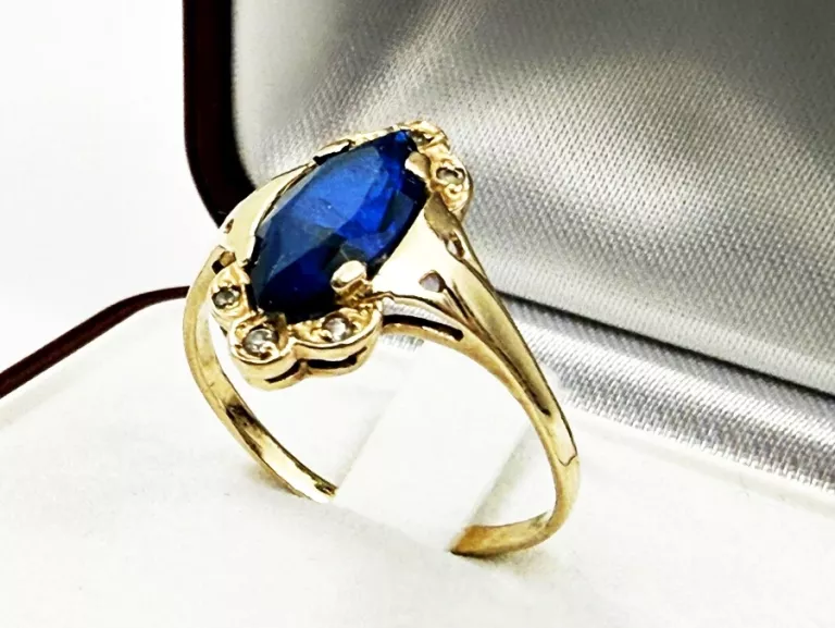 PIERŚCIONEK P585 NIEBIESKI KAMIEŃ I CYRKONIE, ROZMIAR: 19, WAGA: 2,61