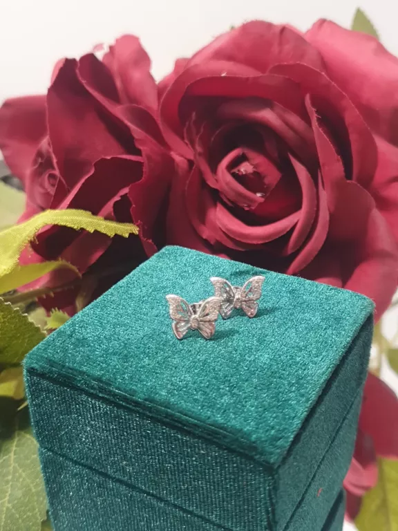 PIĘKNE SREBNE KOLCZYKI MOTYLE 1,64  G 925