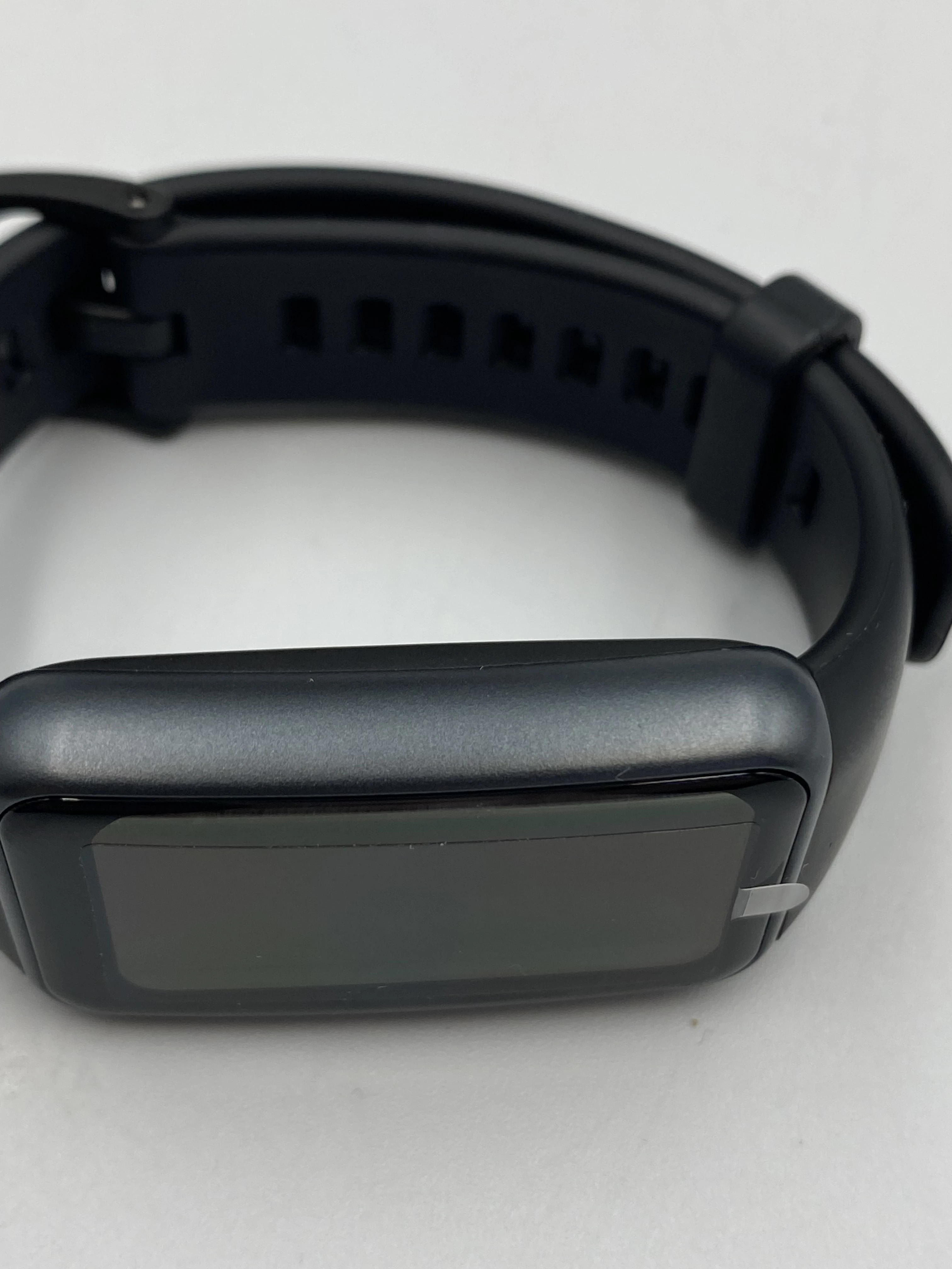 smartwatch-huawei-band-6-stan-11323-2
