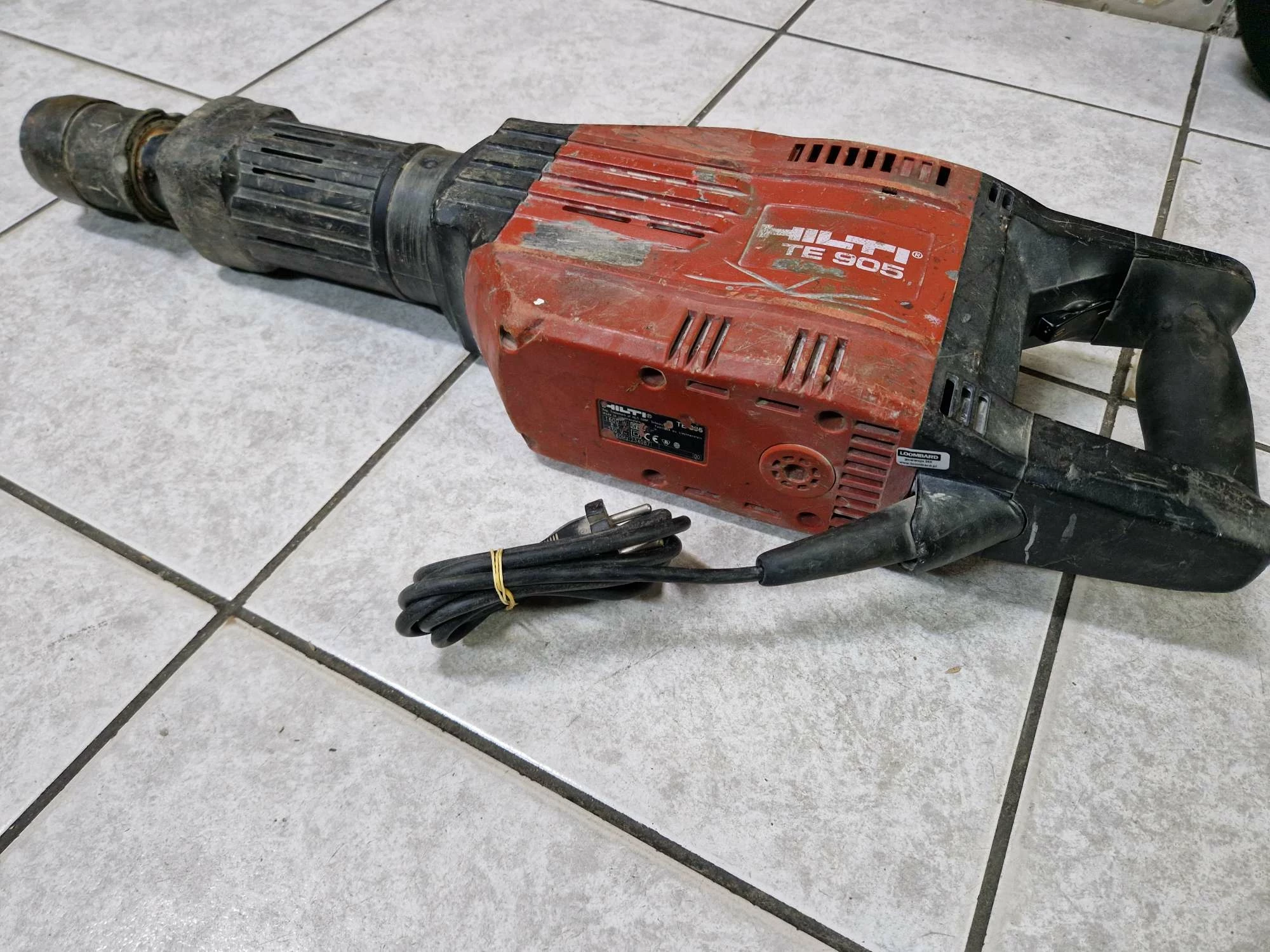 mlot-wyburzeniowy-hilti-te-905-energia-udaru-2000