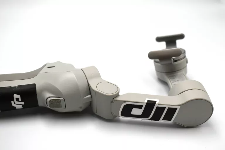 STABILIZATOR MECHANICZNY GIMBAL DJI OSMO MOBILE SE SREBRNY