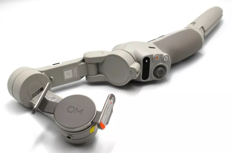 STABILIZATOR MECHANICZNY GIMBAL DJI OSMO MOBILE SE SREBRNY