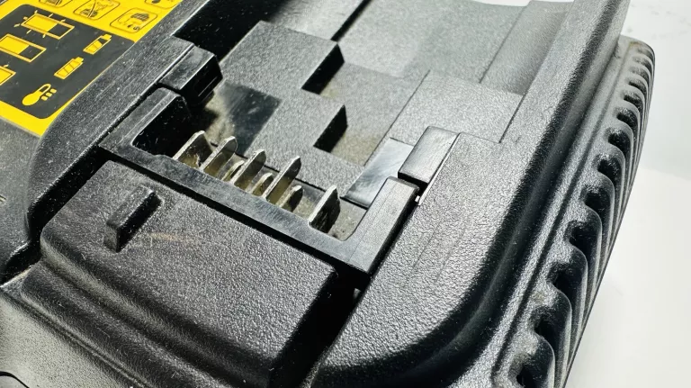 ŁADOWARKA DEWALT DCB115 WARTO OKAZJA