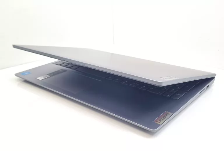 LAPTOP LENOVO IDEAPAD 3 15IAU7 15,6 " INTEL CORE I3 8 GB / 512 GB