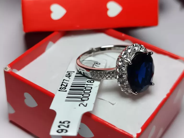 PIEKNY SREBRNY PIERŚCIONEK Z GRANATOWYM KAMIENIEM PR.925 R: 18