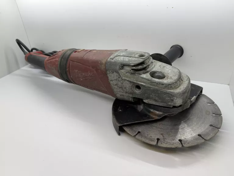 SZLIFIERKA AGV 21-230 GEX 2100W MILWAUKEE