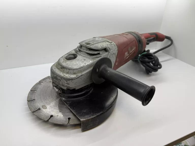 SZLIFIERKA AGV 21-230 GEX 2100W MILWAUKEE