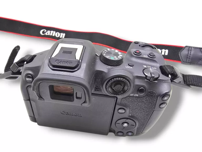 APARAT FOTOGRAFICZNY CANON EOS R7 KORPUS CZARNY