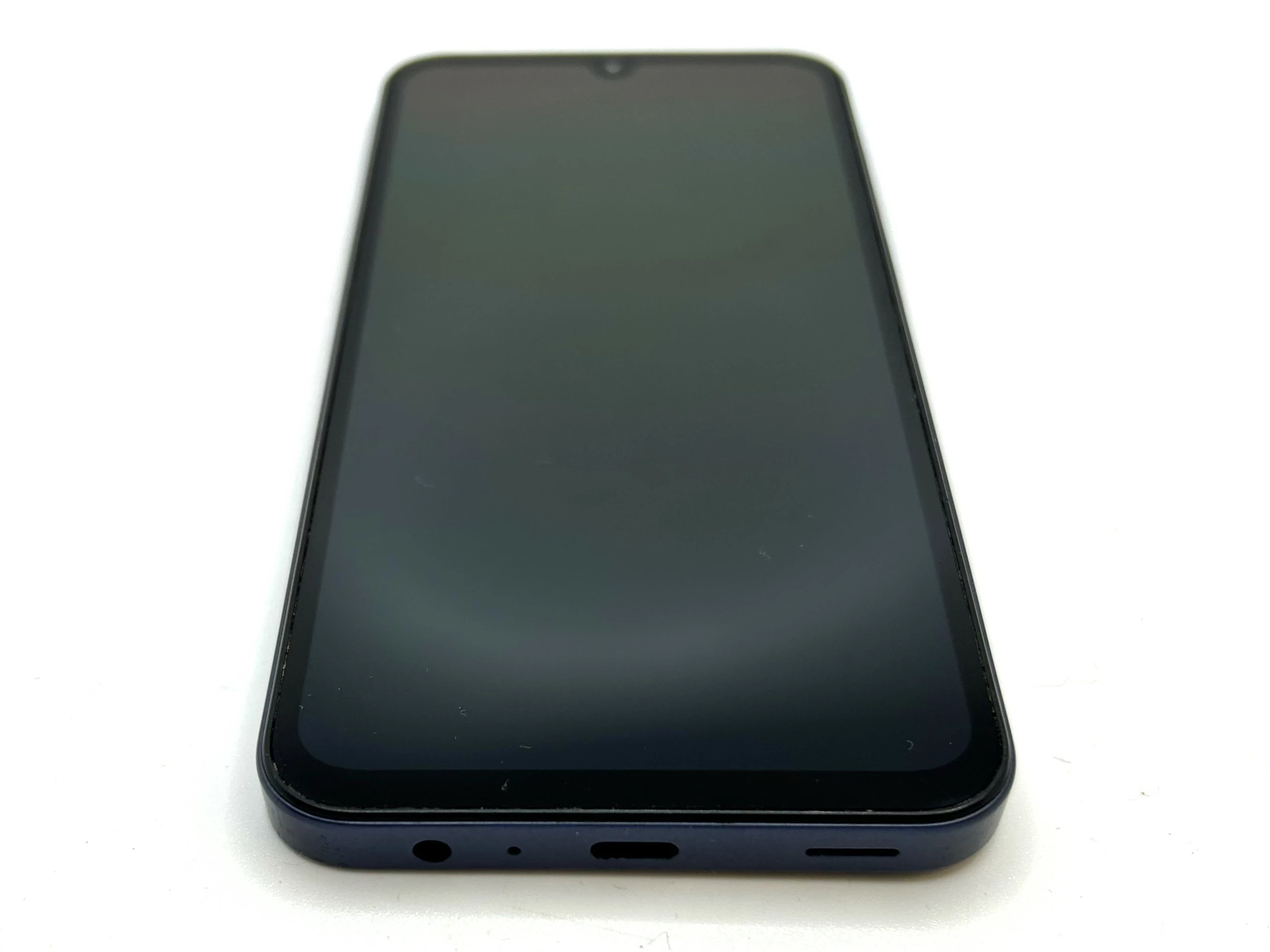 telefon-samsung-galaxy-a15-5g-128gb-pudelko-przekatna-ekranu-650