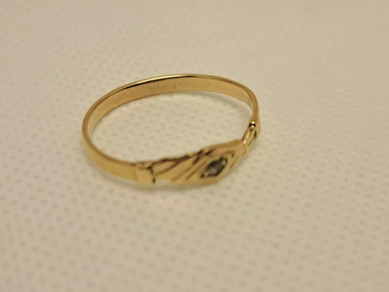 ZŁOTY  PIERŚCIONEK PRÓBY 585 1,55G R.17