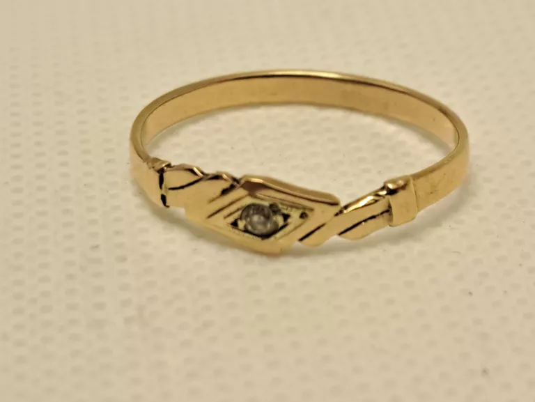 ZŁOTY  PIERŚCIONEK PRÓBY 585 1,55G R.17