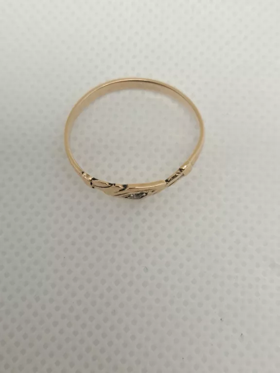 ZŁOTY  PIERŚCIONEK PRÓBY 585 1,55G R.17