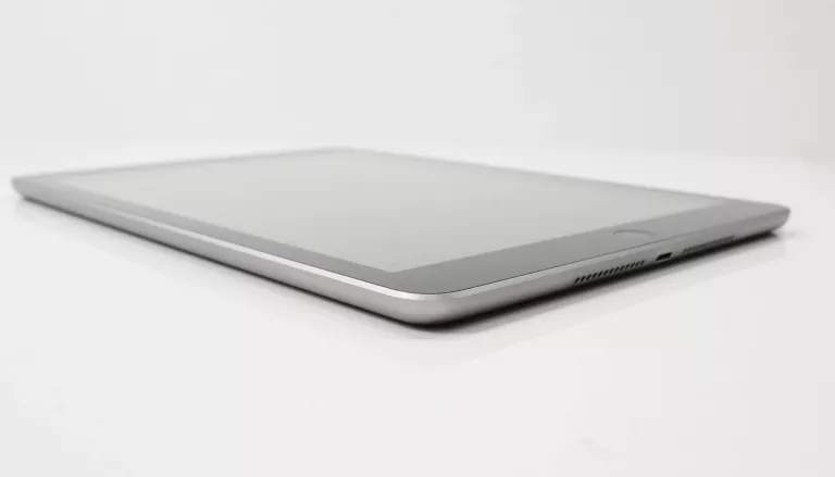 APPLE IPAD 6TH GEN A1893 32GB