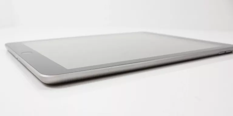 APPLE IPAD 6TH GEN A1893 32GB