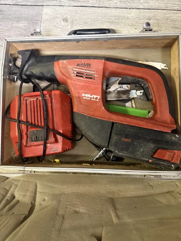 PIŁA SZABLASTA LISI OGON HILTI WSR36-A ŁADOWARKA+BATERIA WALIZKA