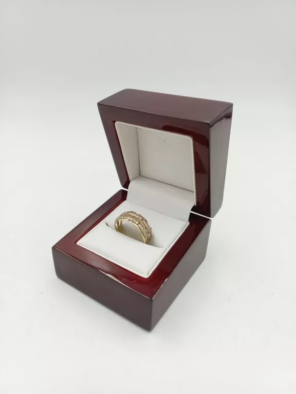 PIERSCIONEK Z KAMIENIAMI 14K./15R./2G.