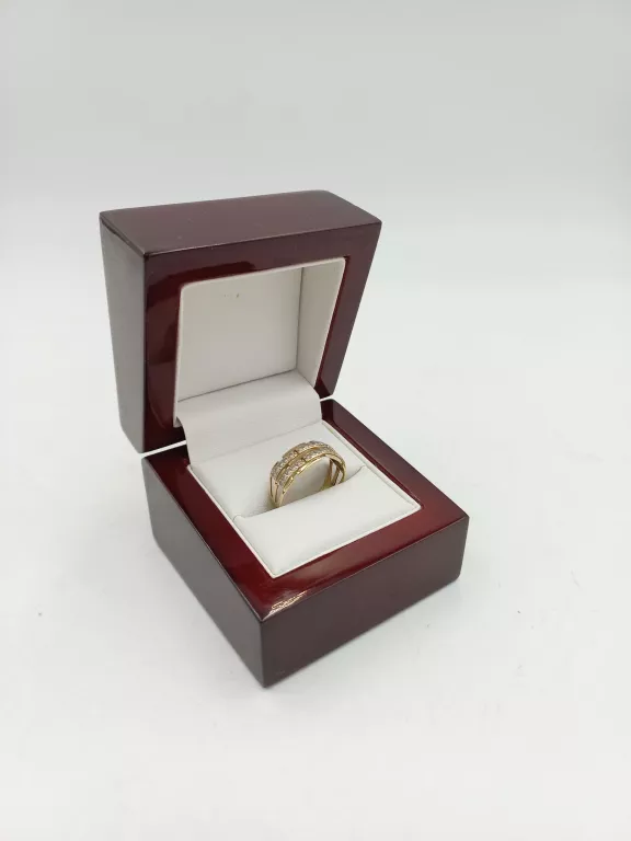 PIERSCIONEK Z KAMIENIAMI 14K./15R./2G.