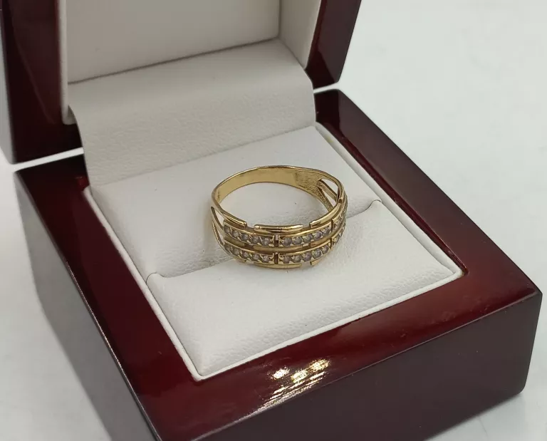 PIERSCIONEK Z KAMIENIAMI 14K./15R./2G.