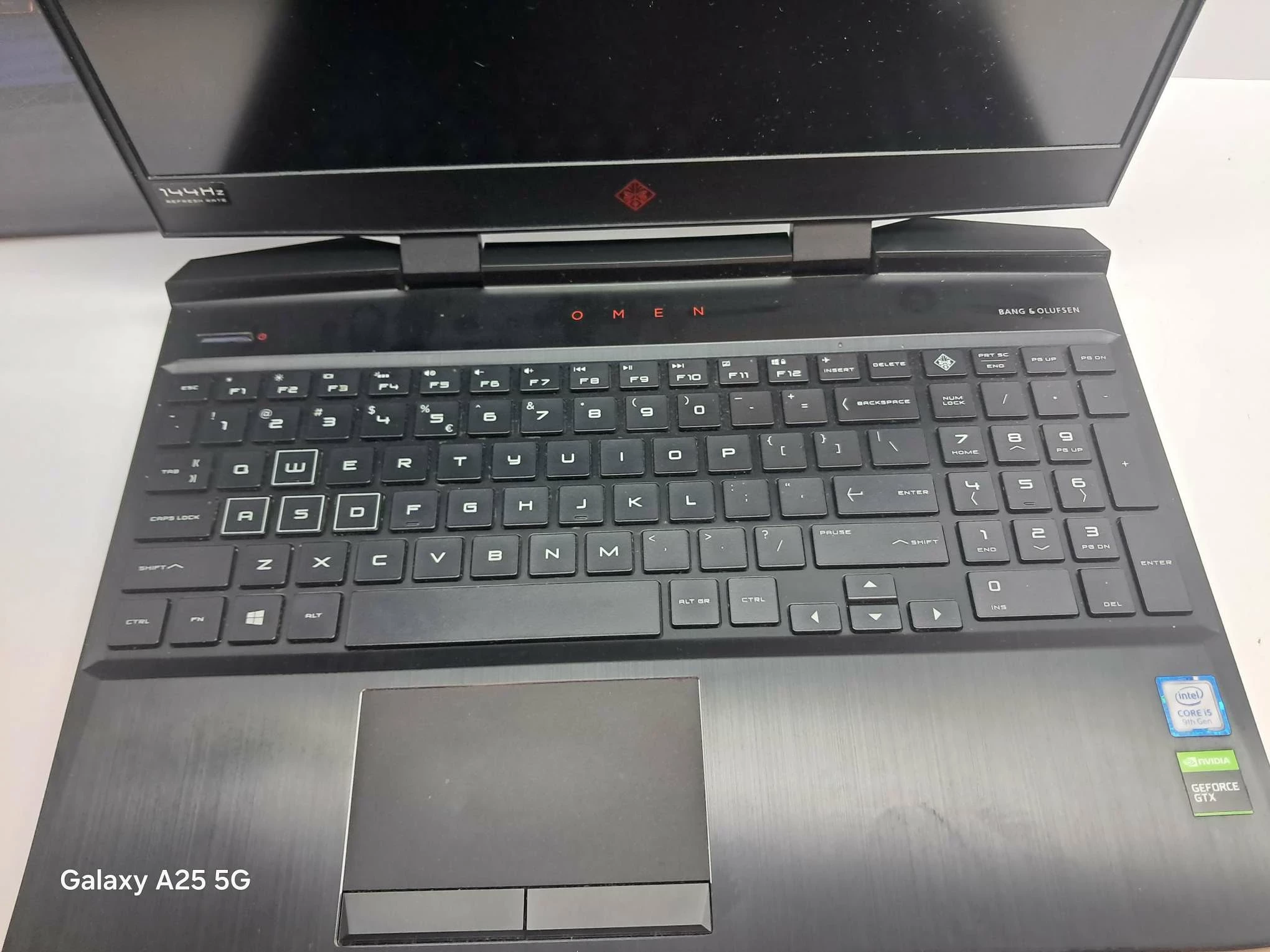 laptop-hp-omen-15-1065-nzw-256-ssd-15-tb-pud-stan-11323-2