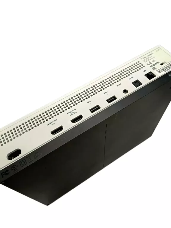 KONSOLA  XBOX ONE S 1681 500 GB 1 PAD KOMPLET