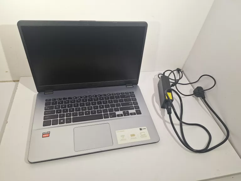 LAPTOP ASUS VIVOBOOK 8265NGW A9-9420 RADEON 500MB R5/224GB / 8GB RAM WIN11