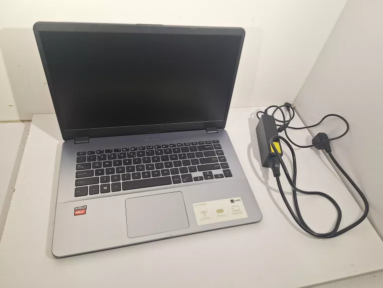 LAPTOP ASUS VIVOBOOK 8265NGW A9-9420 RADEON 500MB R5/224GB / 8GB RAM WIN11